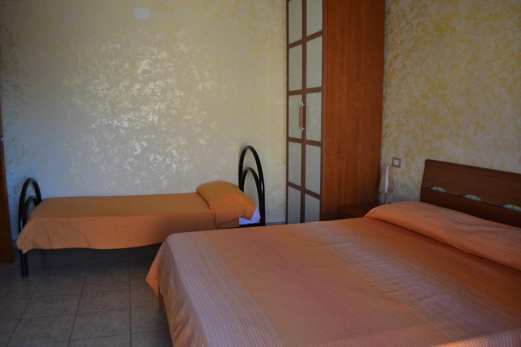Bed and Breakfast Sa Marina Ла-Калетта Экстерьер фото